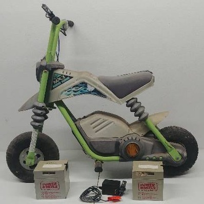 lot 6 image: Power Wheels MX3 Mini Bike, includes batteries and charger