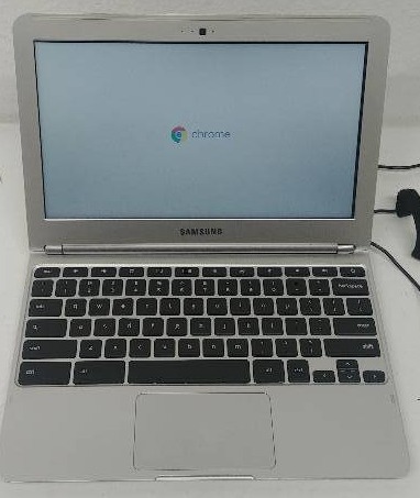 lot 10 image: Samsung Exynos 1.7GHz 16GB SSD 2GB DDR3