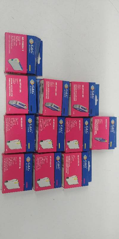 lot 15 image: Assorted ink cartridges in box
