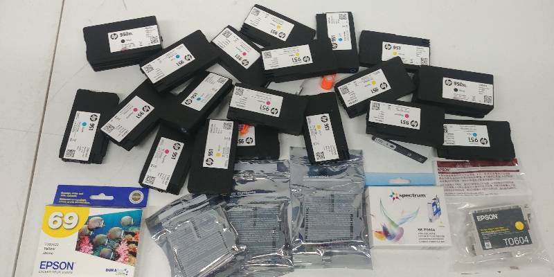 lot 16 image: Assorted ink cartridges in unknown state