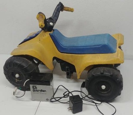 lot 30 image: Childrens Powered Ryder with Battery and Charger