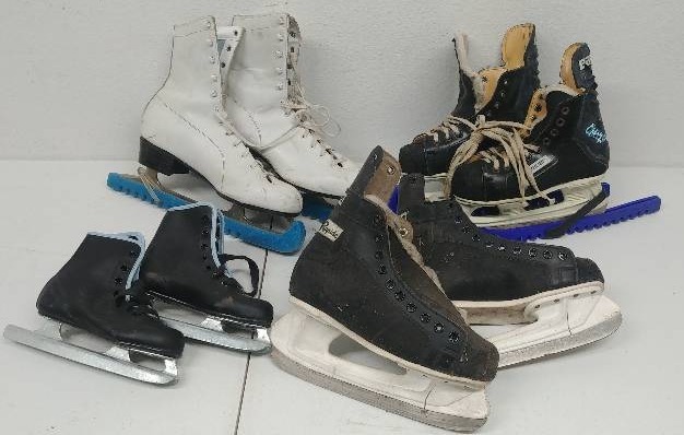 lot 52 image: Grouped Mens, Womens and childrens ice skates