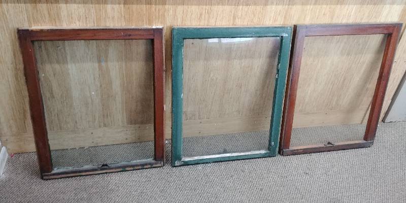 lot 126 image: 117yr Old Home Antique Leaded Glass Units