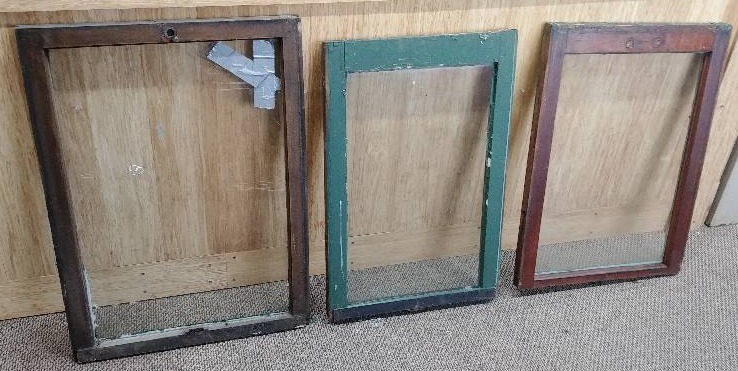 lot 128 image: 117yr Old Home Antique Leaded Glass Units
