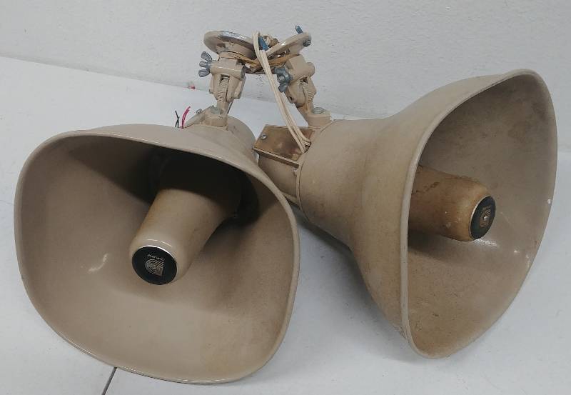 lot 103 image: PA Loud Speakers