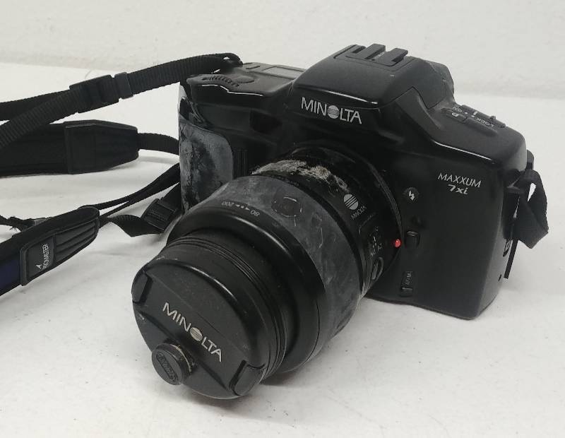 lot 104 image: Minolta Maxxum 7xi
