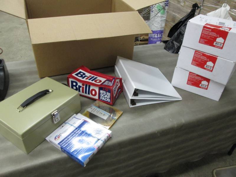 lot 3 image: 3 Boxes ofUniversal Business Envelo...