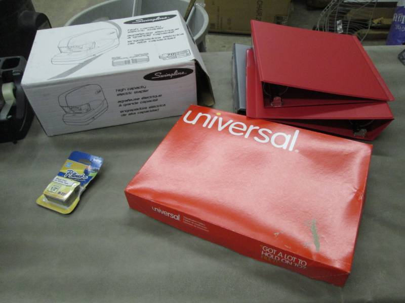 lot 27 image: Swingline Ellectric Stapler-unteste...