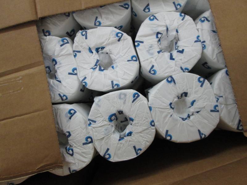 lot 49 image: Boardwalk Bathroom Tissue Deluxe 96...