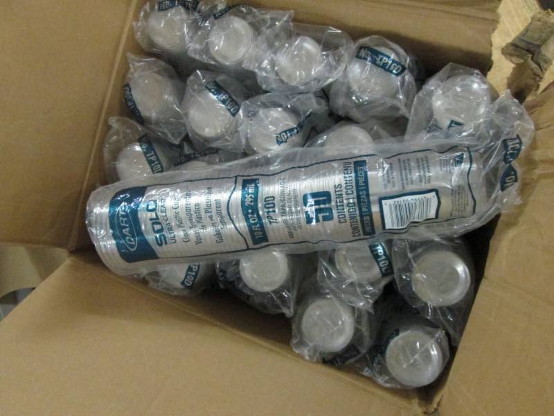 lot 51 image: Case of 1000 Dart Solo Clear 10 oz ...