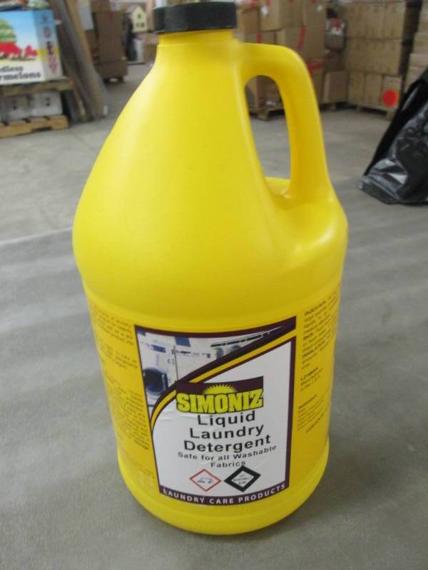 lot 86 image: Lot of 4 Gallons Simoniz Liquid Lau...