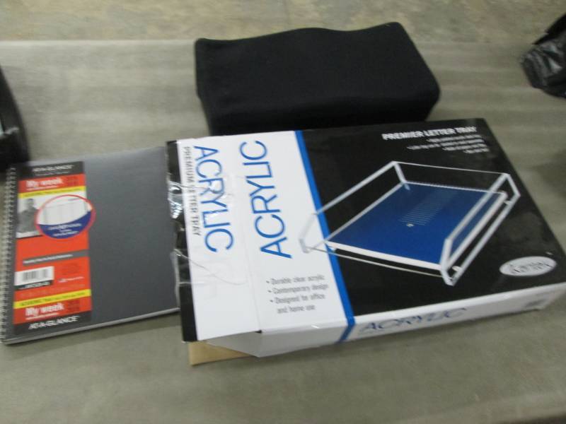 lot 99 image: Kantek Acrylic Premier Letter tray ...
