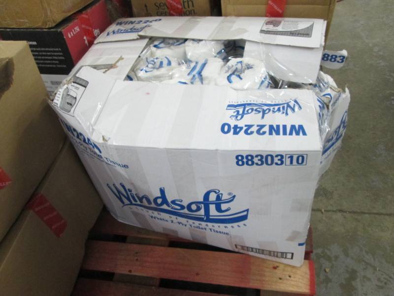 lot 118 image: Open Case Windsoft 2 ply Bath Tissu...