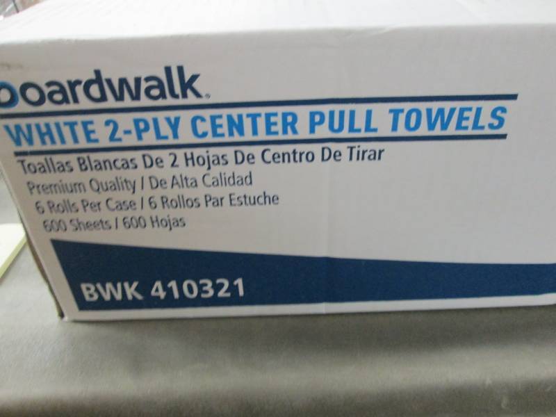 lot 119 image: Case of Boardwalk White 2 ply Cente...