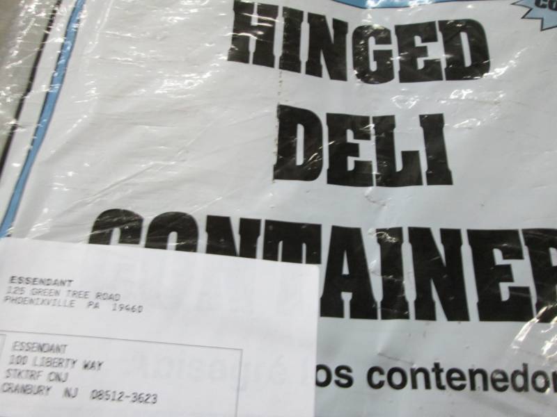 lot 132 image: Hinged 32 oz Deli Containers...