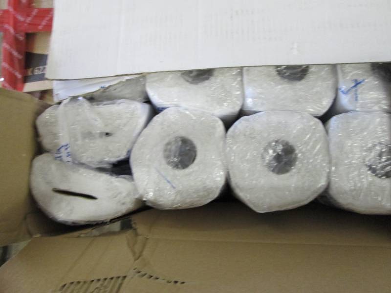 lot 135 image: Case of 30 Windsoft Roll Towels dam...