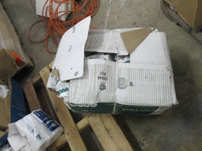 lot 149 image: Case of Skilcraft 8.5x14 Copy Paper...