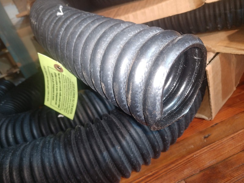 lot 64 image: 2-12 and 3 Exhaust Hoses