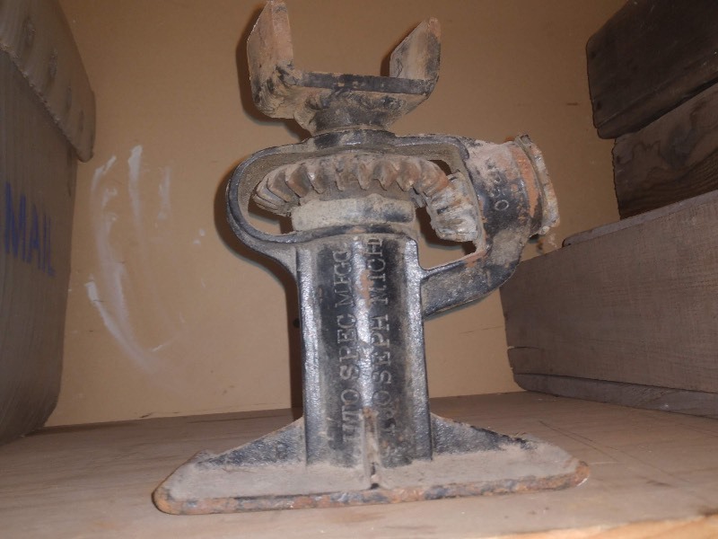 lot 76 image: Auto Specialty Manufacturing Co. Jack Drednaut No. 960
