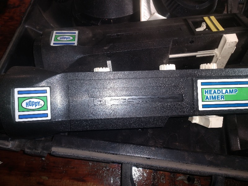 lot 79 image: Hoppy Headlamp Aimer and TIF5057 Super Scanner Halogen Leak Detector