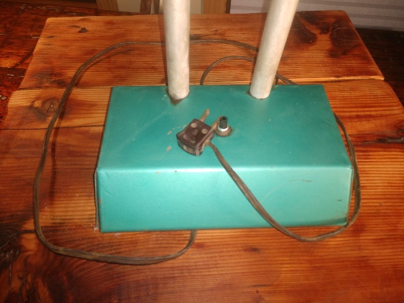 lot 82 image: Vintage Mid-Century Modern Industrial Teal Tanker Drafting LightTask Light