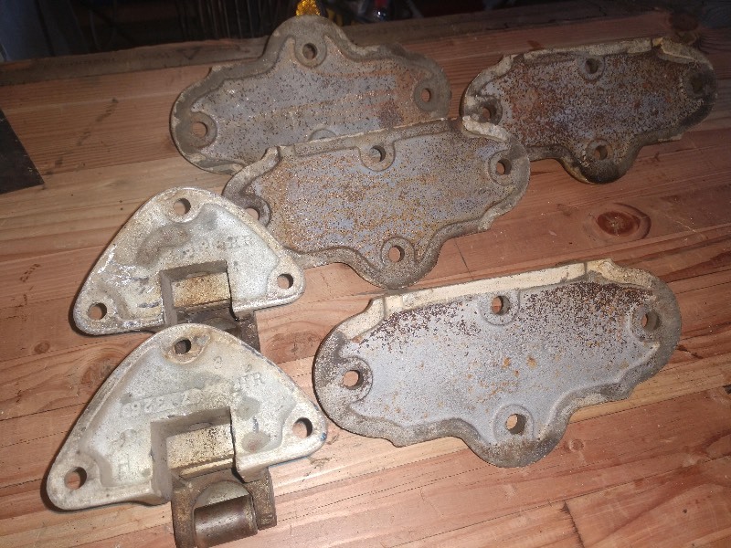 lot 114 image: Cast Iron Door Latches (2) and Cast Iron Hinge Center Leaf and Pin (4)