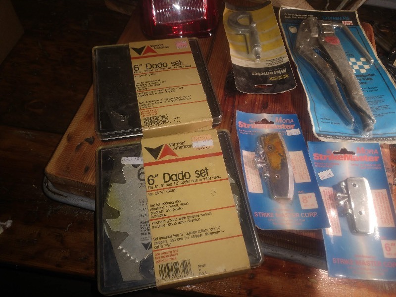 lot 134 image: Vermont American 6 Dado Set No. 26741 For Radial Arm or Table Saws and Accessories