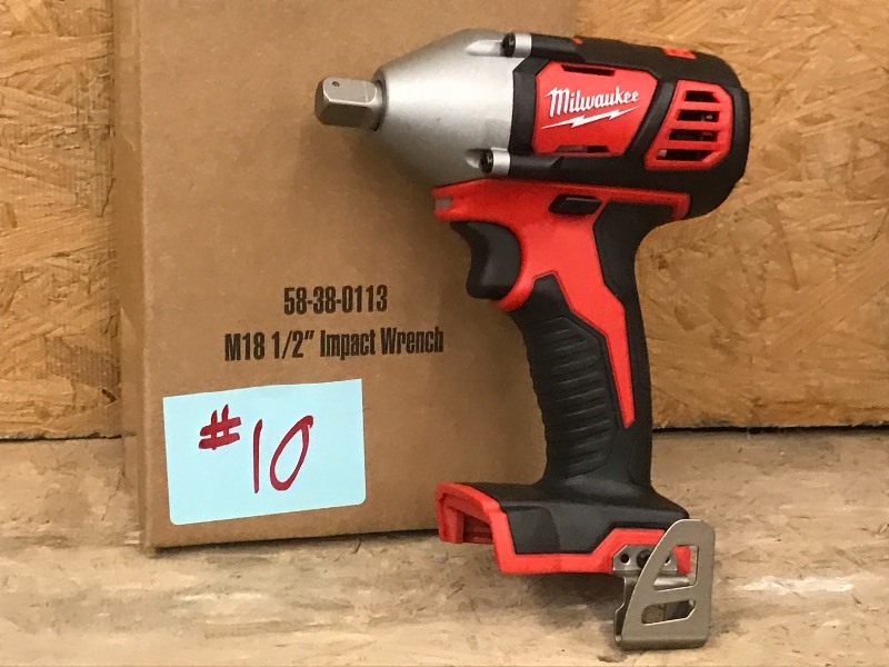 Milwaukee 12 Square-Drive Impact Wrench