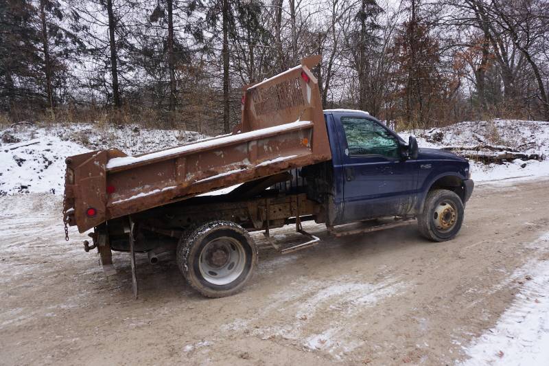 2003 Ford F-450 XL Super Duty Dump Truck