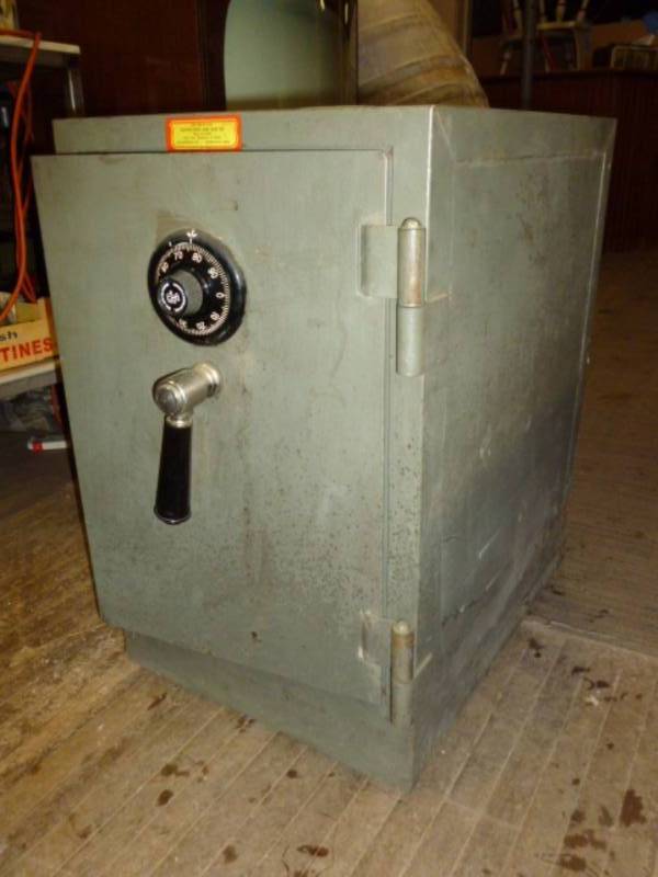 lot 2 image: Vintage Floor Safe