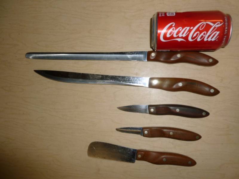 lot 10 image: Cutco Knife Set