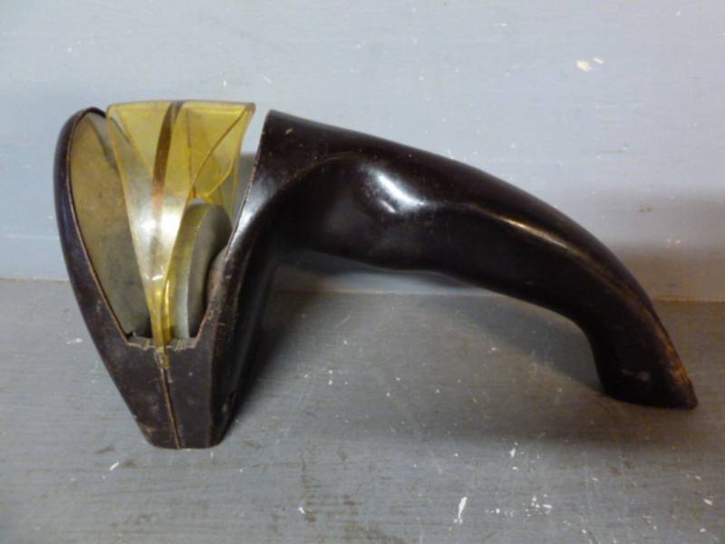 lot 13 image: Vintage Cutco Knife Sharpener