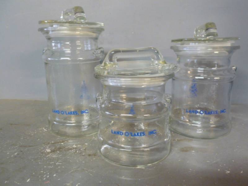 lot 32 image: Land O Lakes Canister Set
