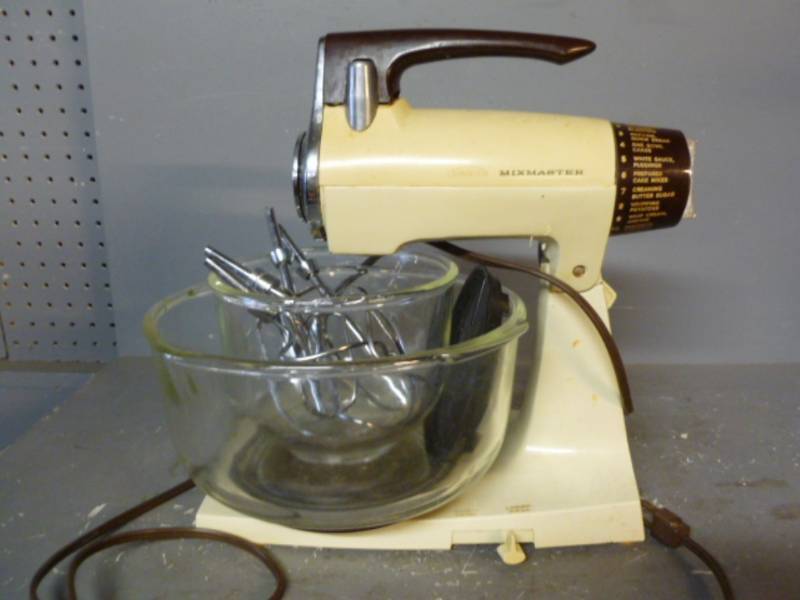lot 33 image: Kitchen Mixer
