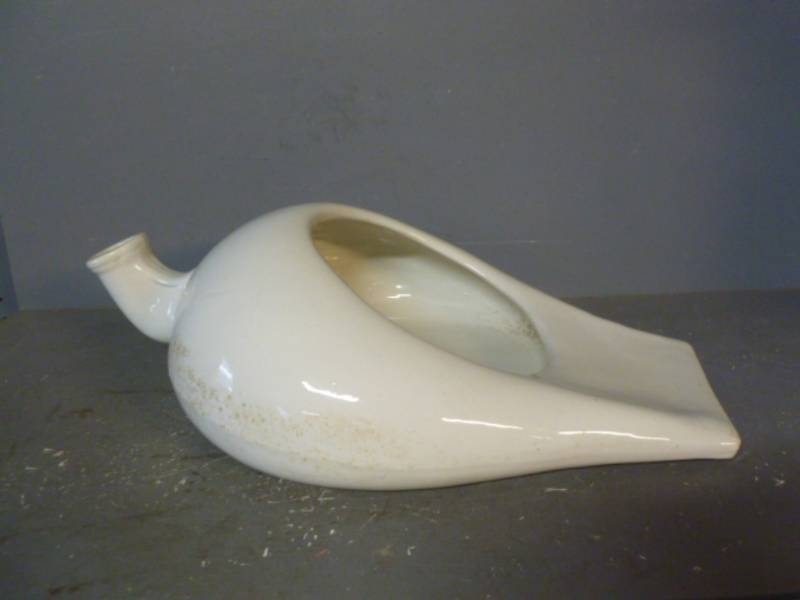lot 35 image: Antique Bed Pan