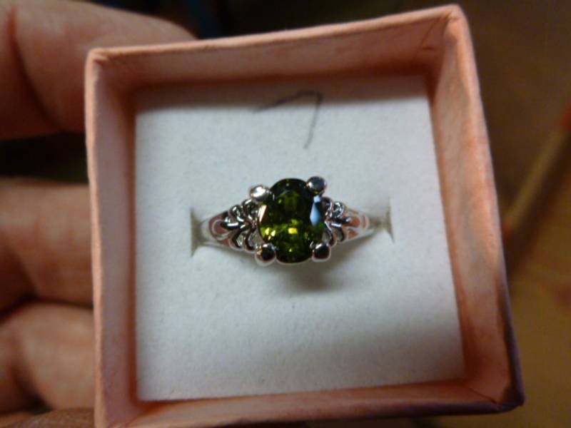 lot 40 image: Ladies Ring