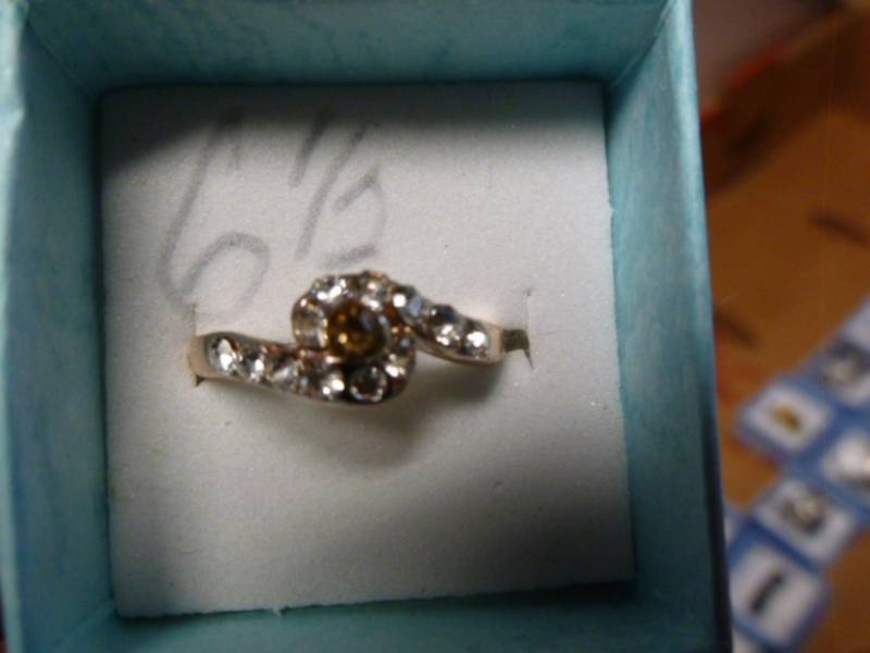lot 45 image: Ladies Ring