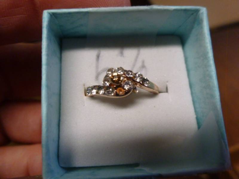 lot 46 image: Ladies Ring