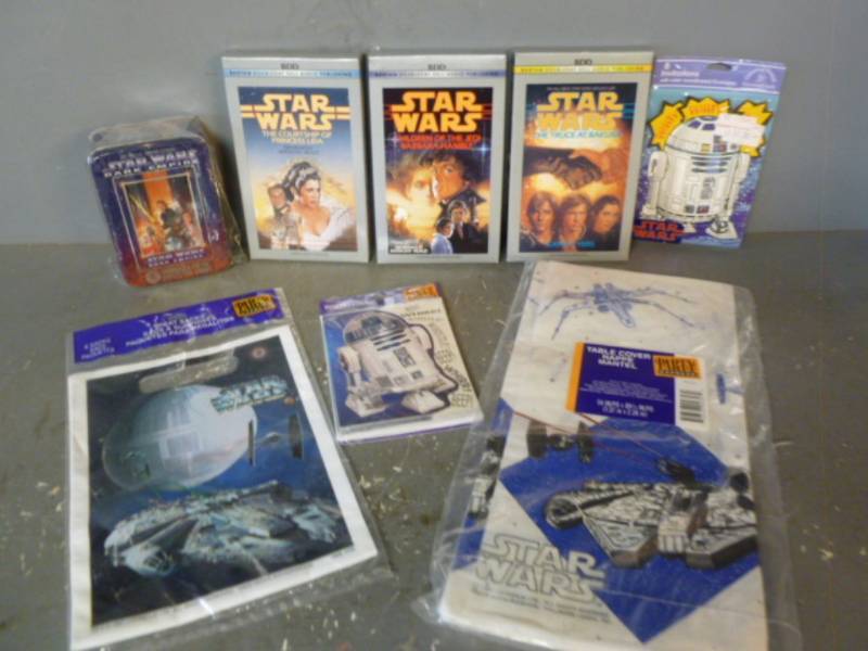 lot 69 image: Star Wars Collectibles