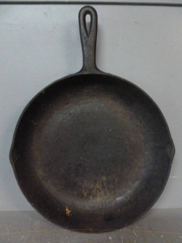 lot 78 image: Cast Iron Pan