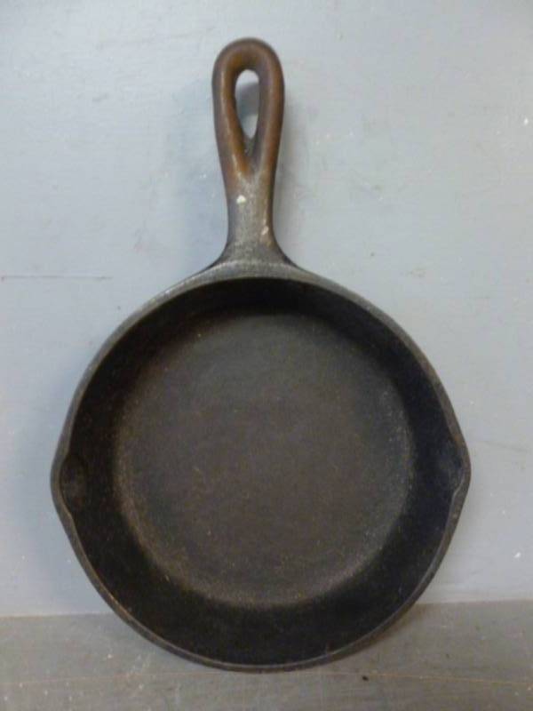 lot 81 image: Cast Iron Pan