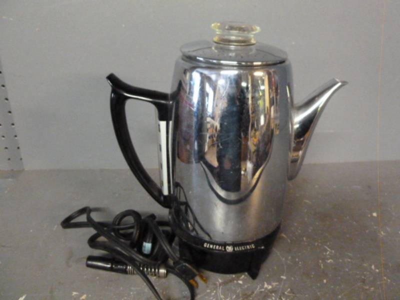 lot 99 image: Vintage Peculator Coffee Pot