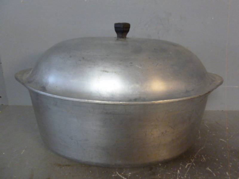 lot 101 image: Vintage Cast Aluminum Roaster