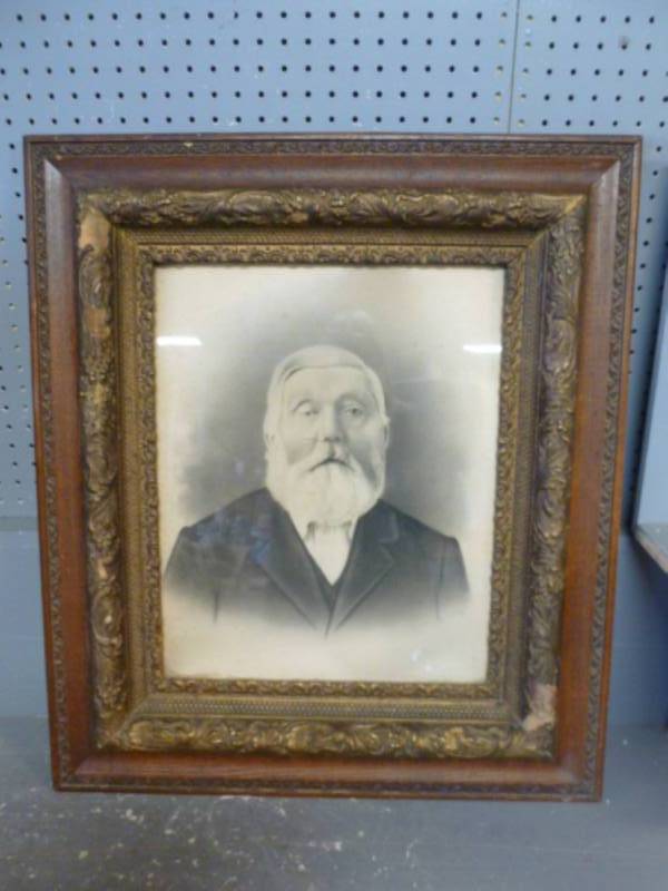 lot 154 image: Antique Photograph Picture