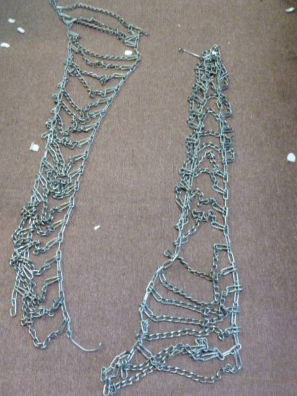 lot 163 image: Auto Tire Chains