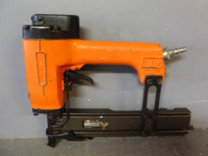 lot 172 image: Pneumatic Tool