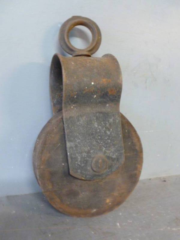 lot 183 image: Vintage Barn Pulley