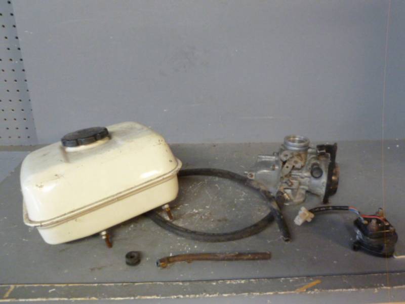 lot 200 image: Honda Gas Tank