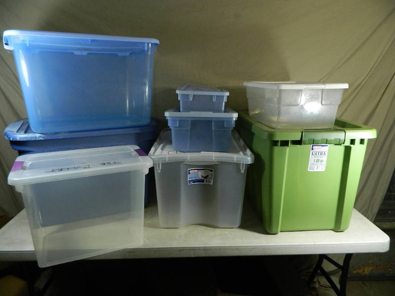 8 Assorted Totes with Lids