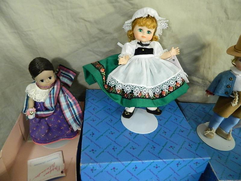 15 Madame Alexander Dolls